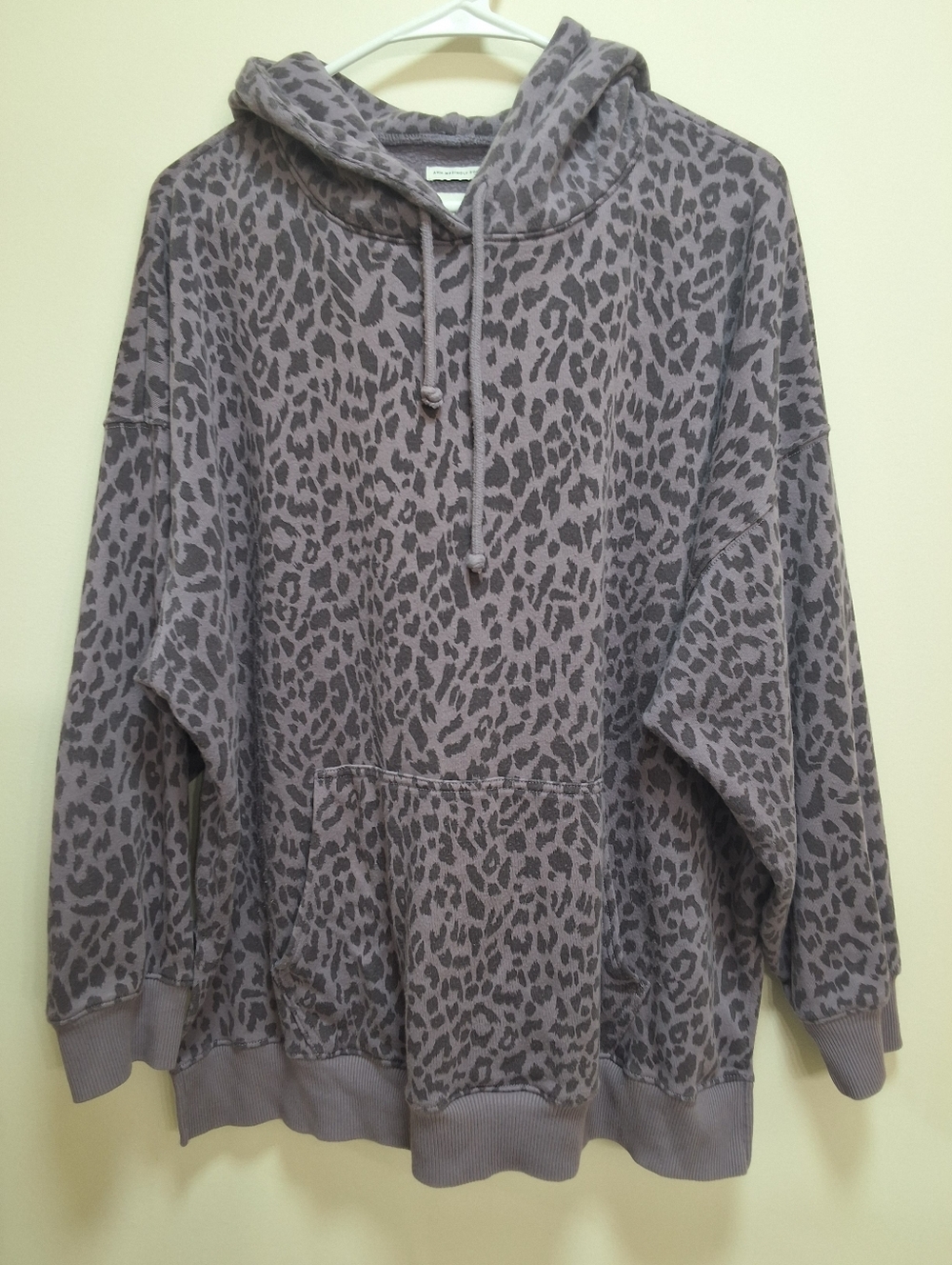 AE Ahh-Mazingly Soft Purple Leopard Hoodie Medium Jegging Fit - COZY!